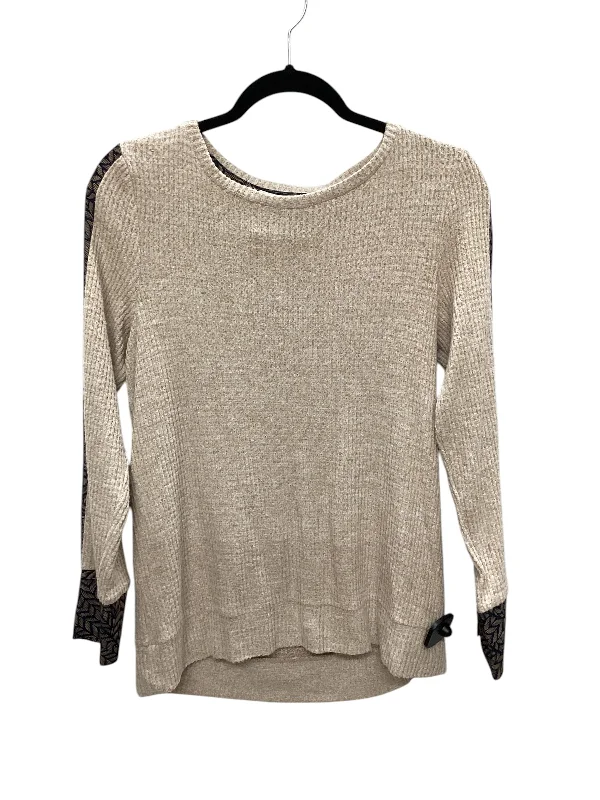 Top Long Sleeve By Clothes Mentor In Tan