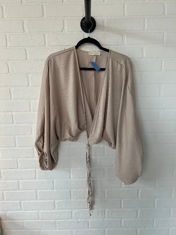 Top Long Sleeve By TOGETHER In Beige, Size: M