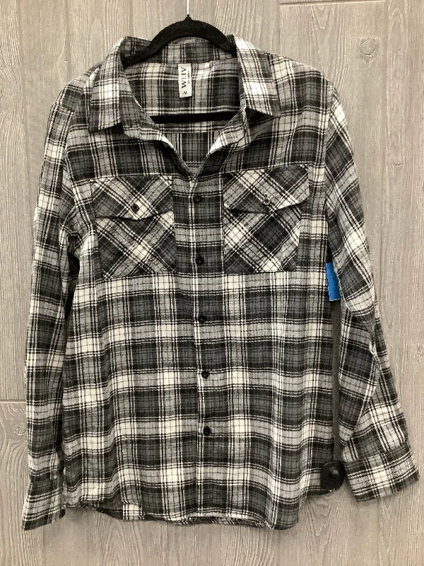 Top Long Sleeve By Clothes Mentor In Plaid Pattern, Size: M