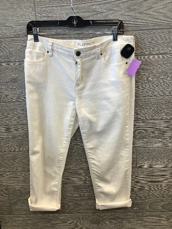 Jeans Cropped By Chicos In White Denim, Size: 4