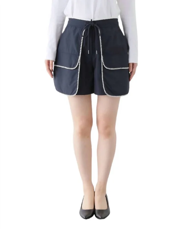 Evelyn Windbreaker Shorts In Navy